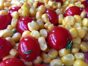 Before the roasting: corn, tomatoes, thyme leaves, olive oil and salt